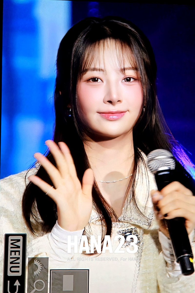 LIM_HANA_23's tweet image. 251231 원주시민송년콘서트

연말여신 임하람💚

#HANA #하나 
#FIFTYFIFTY #피프티피프티