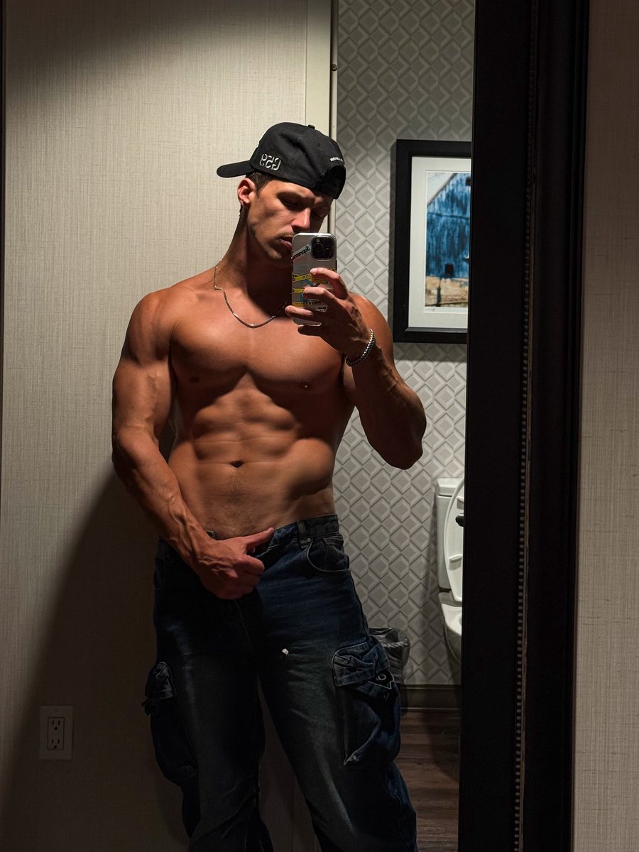Zac tweet media