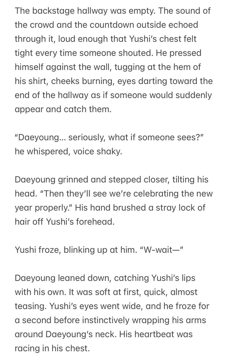 tkndaeng's tweet image. daengyut new year’s kiss backstage 🤭