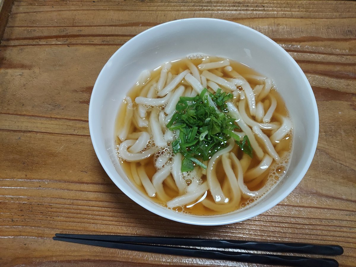 蕎麦うどん涼庵です。今回は「2025年越し蕎麦、うどん」です。本年中は、ありがとうございました。来年もよろしくお願いいたします。年越し蕎麦(10割)大盛と釜かけうどんを食べました。10割蕎麦は4人前以上(特盛2人前でも可)前日までの予約が必要です。来年も皆様が幸多き年でありますように。
#涼庵