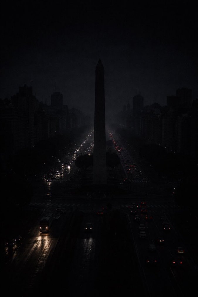 MarianoFederal's tweet photo. Gobierno de Javier Gerardo Milei 
Miércoles 31 de Diciembre de 2025. 

“No aclares que oscurece” https://t.co/UA1OFQcmT2