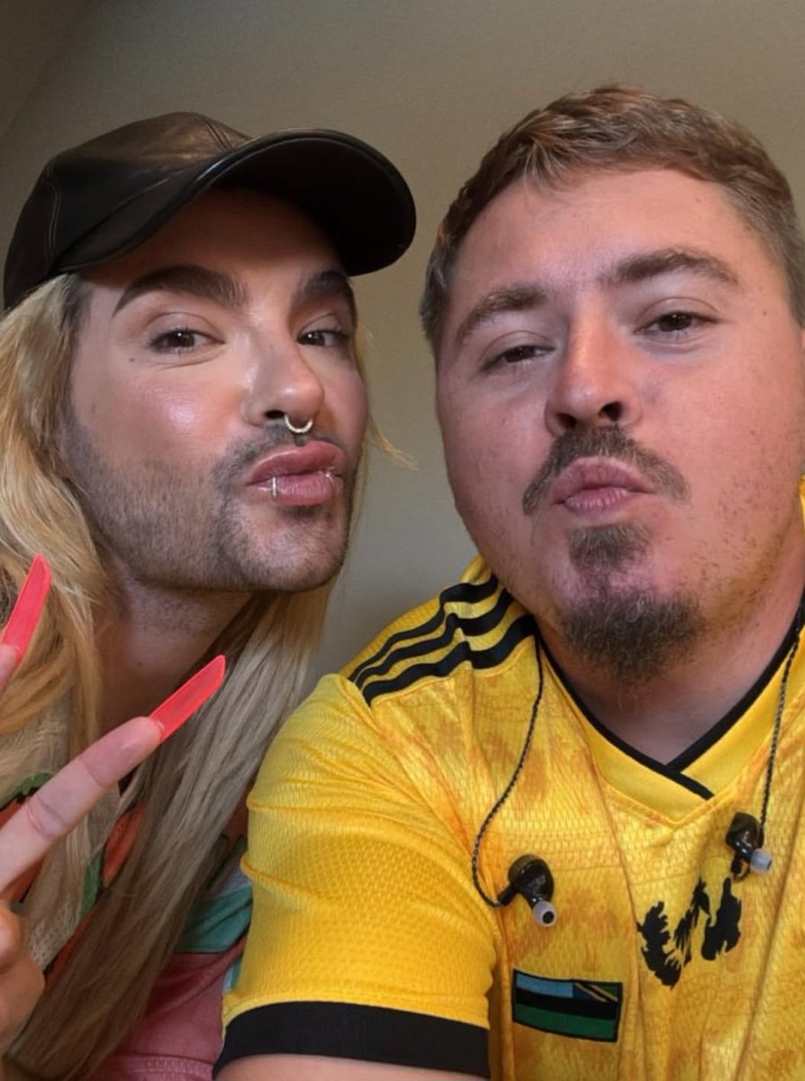 The selfie we've always needed 😘😚
2025
#BillKaulitz #GustavSchäfer