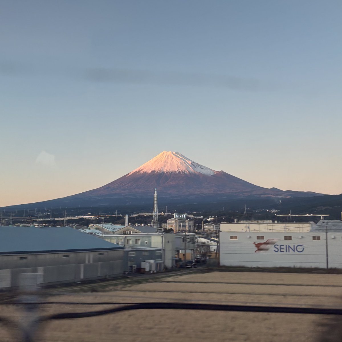 明けましておめでとう新幹線からの景色をお裾分け🗻
