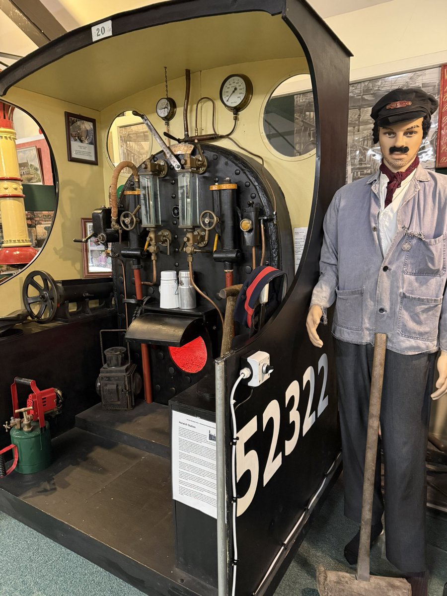 Museum Ian tweet media