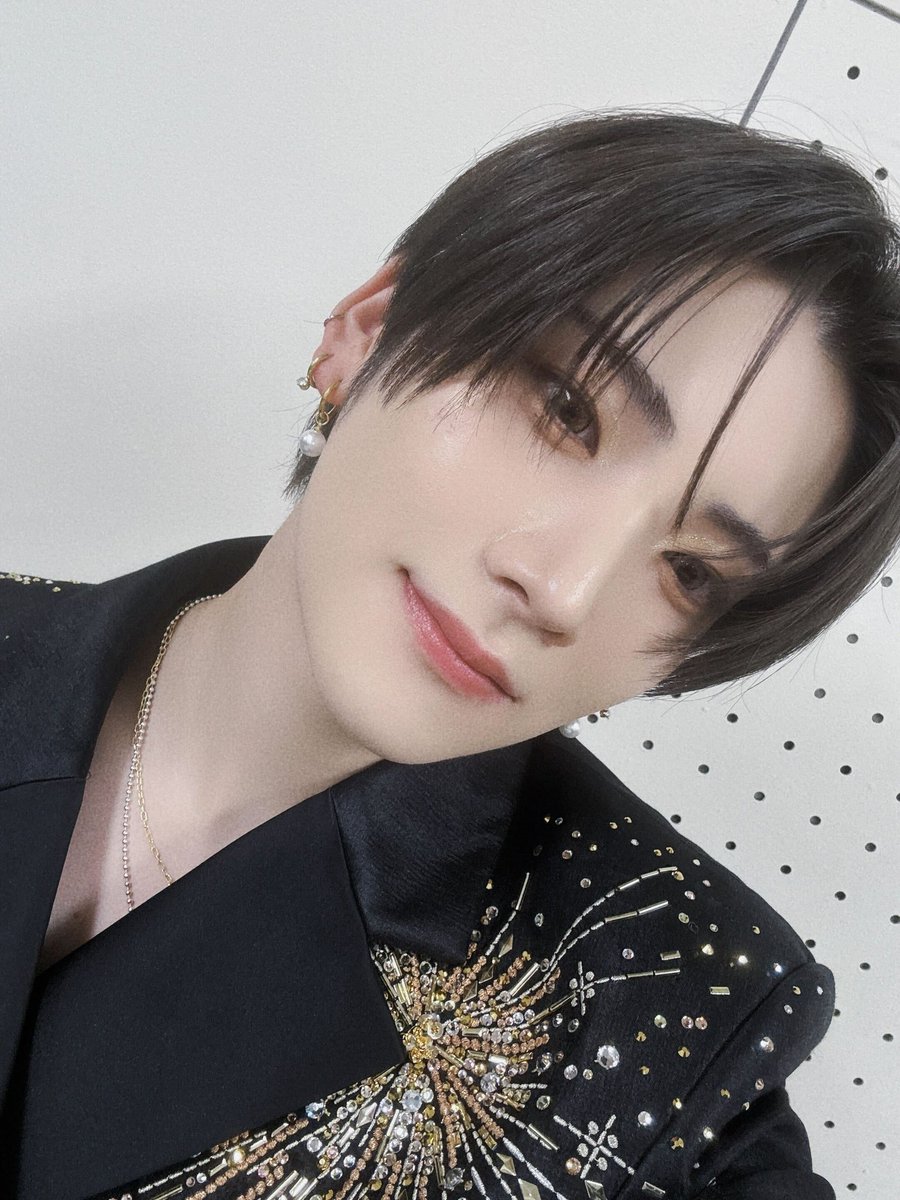 アイドル &TEAM PROFILE | &TEAM OFFICIAL SITE