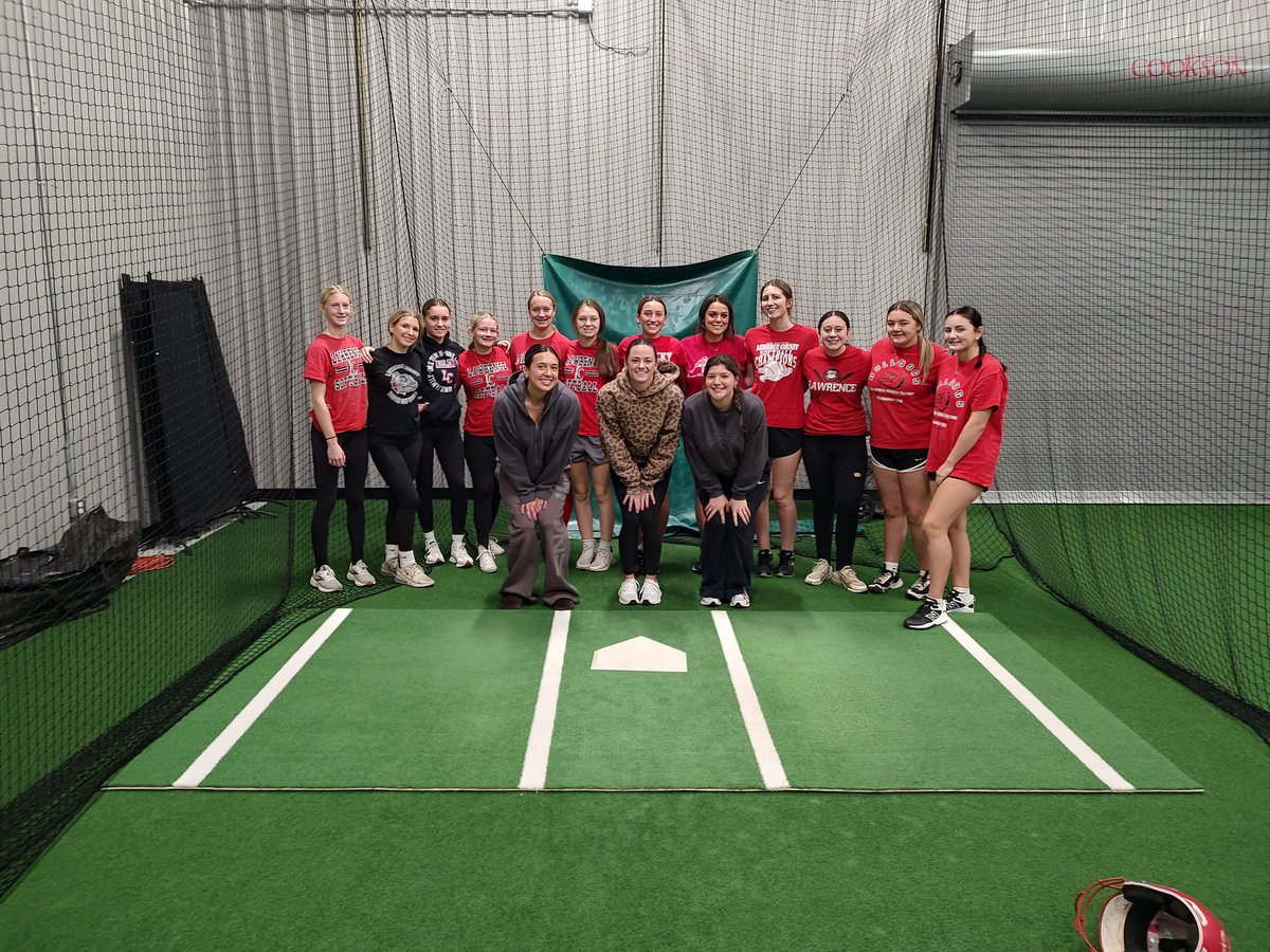 LC Softball tweet media