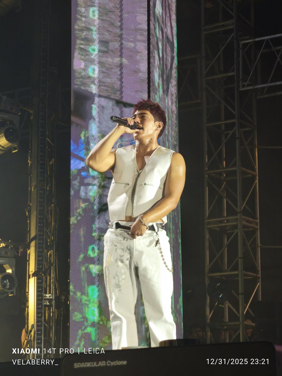 HAY ANG GWAPOOO OPO

NYE Countdown With SB19
<a href="/SB19Official/">SB19 Official</a> #SB19
#NYEatthe5thWithSB19
#SB19_STELL <a href="/stellajero_/">Stell Ajero</a>
