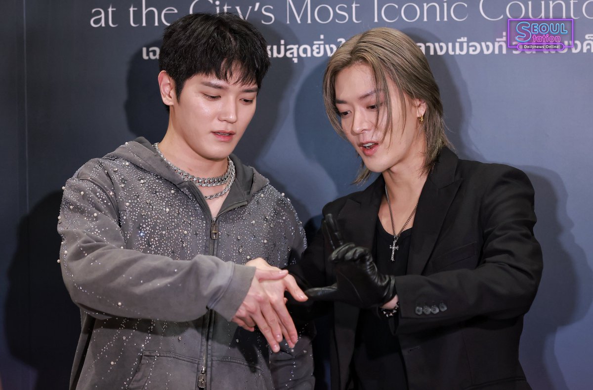 #SeoulStation : Countdown นี้มีแค่เรากับ “แทยง” และ ”ยูตะ” นะค่าาาาา 🌹🍒
.
เตรียมตัวรับความร้อนแรงส่งท้ายปีที่ One Bangkok ในงาน One Bangkok Countdown Celebration 2026 🔥✨
.
“แทยง-ยูตะ” พร้อมแล้วที่จะระเบิดความมันส์ และสร้างปรากฏการณ์สุดพิเศษบนเวทีในค่ำคืนนี้แล้วค่าาา 🎆🎇
.