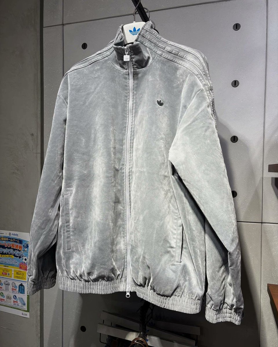 CaminoTV's tweet image. encore un top ensemble adidas

veste chck.me/GWT1
pant chck.me/4ujR