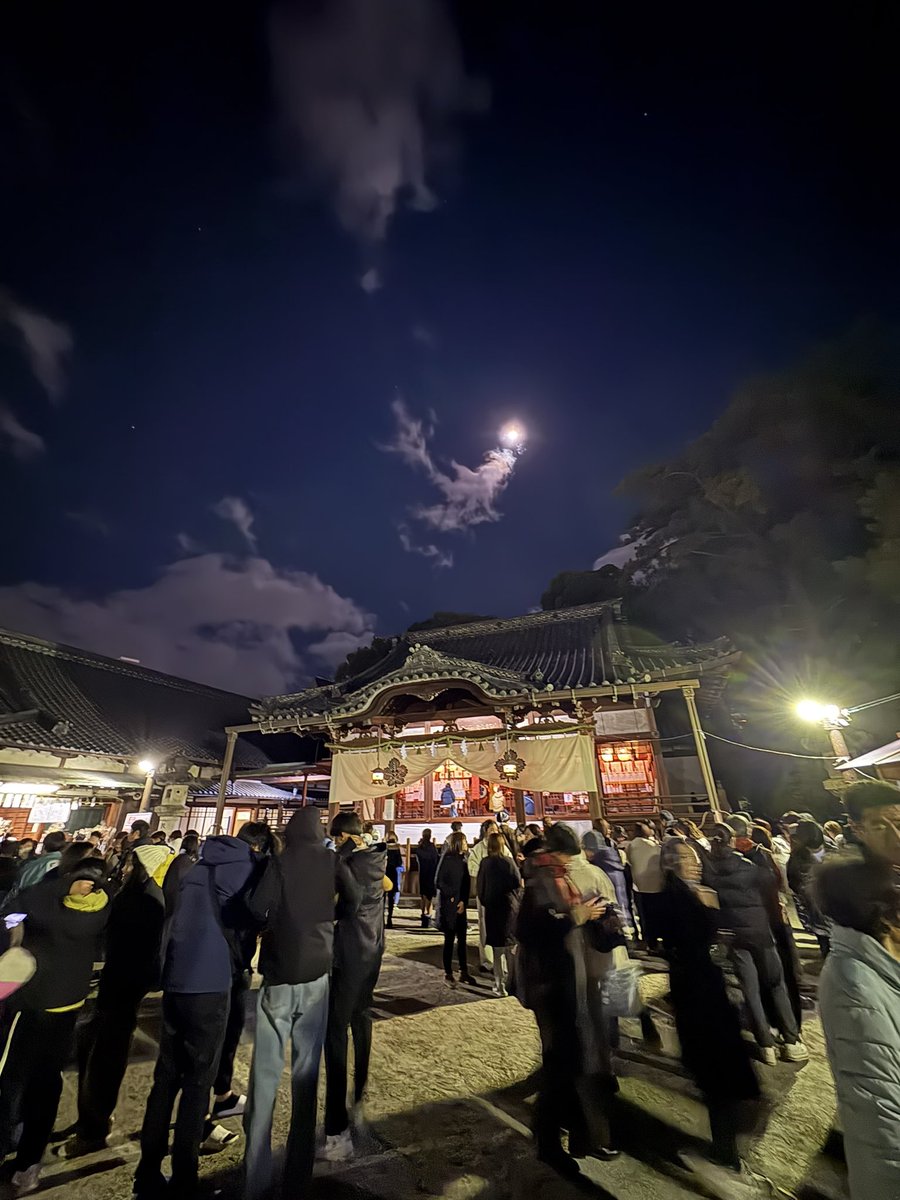 あけましておめでとうございます⛩🎍🌅
今年もよろしくお願いしまーす🤘😸