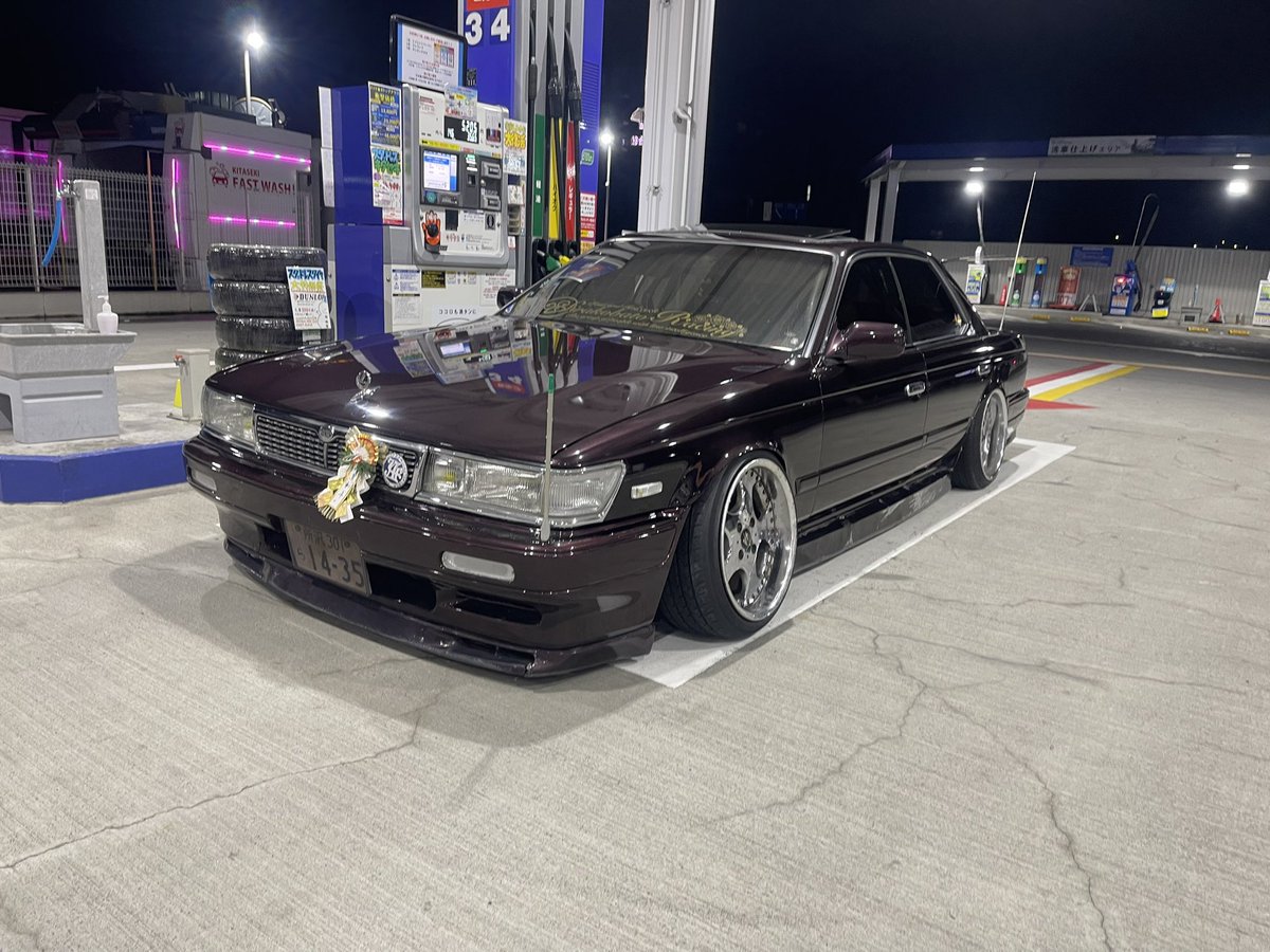 あまけしておでめとう
新年早々90ヴォクシーだかと張り合いました😊
とてもローレル遅くて感動😊