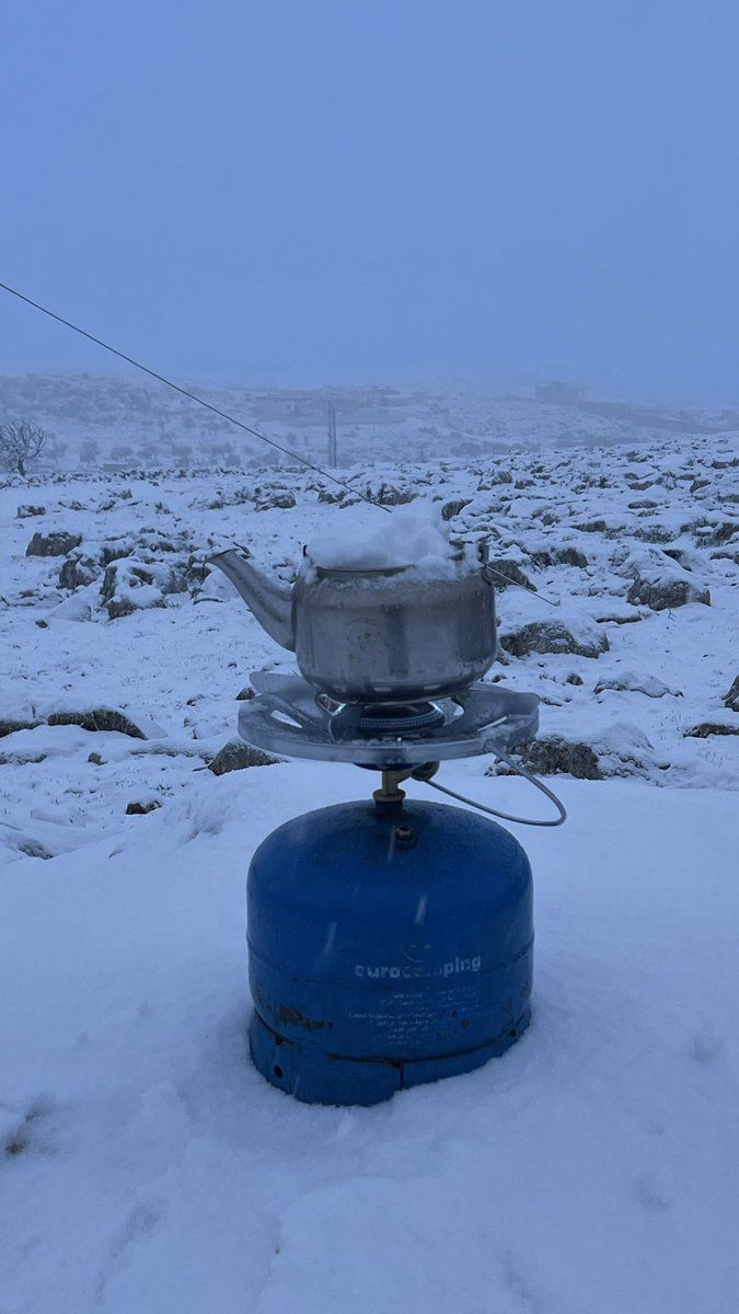 y1i4_'s tweet photo. برضو مته وثلج 🧉❄️ https://t.co/5F1fTVrJXx