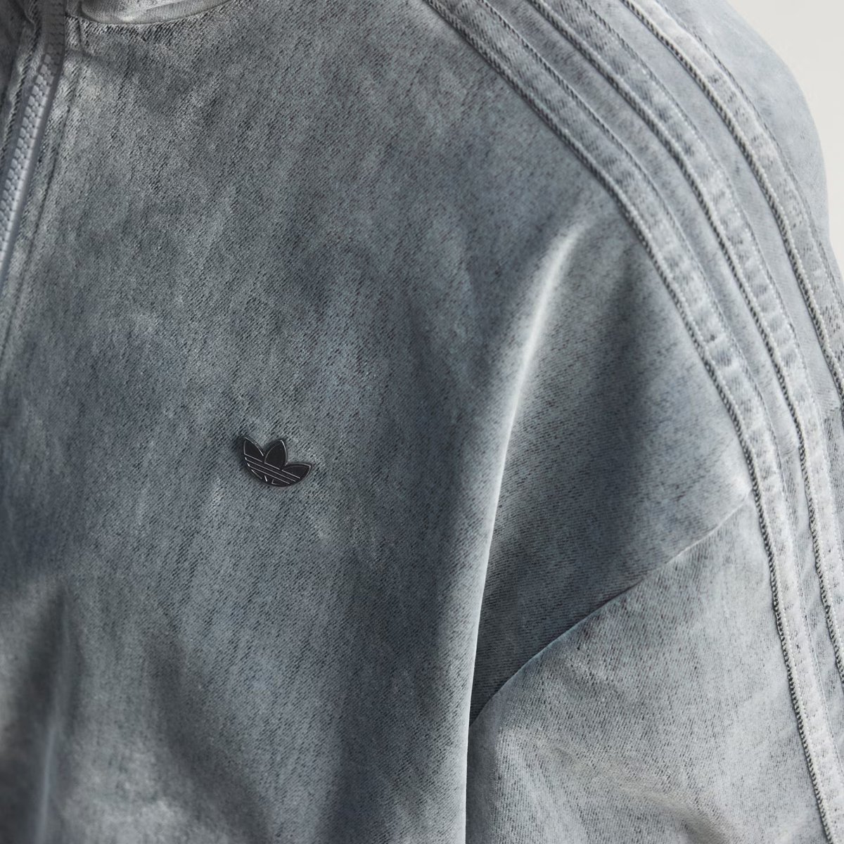 CaminoTV's tweet image. encore un top ensemble adidas

veste chck.me/GWT1
pant chck.me/4ujR