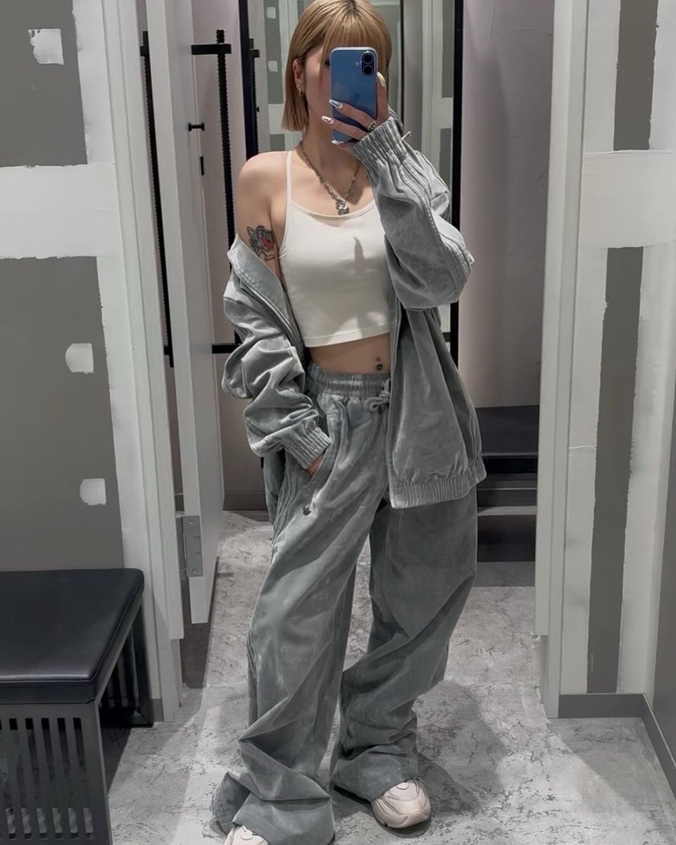 CaminoTV's tweet image. encore un top ensemble adidas

veste chck.me/GWT1
pant chck.me/4ujR