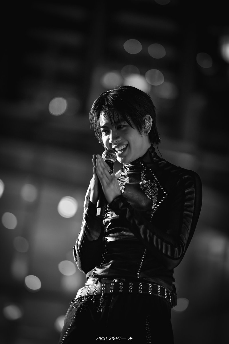 firstsight_2000's tweet image. สิ่งที่ได้ไปต่อในปี 2026 : #tlefirstone

TLEFIRSTONE COUNTDOWN ICONSIAM 
#TLEFIRSTONExICONSIAM 
#CountdownatICONSIAM