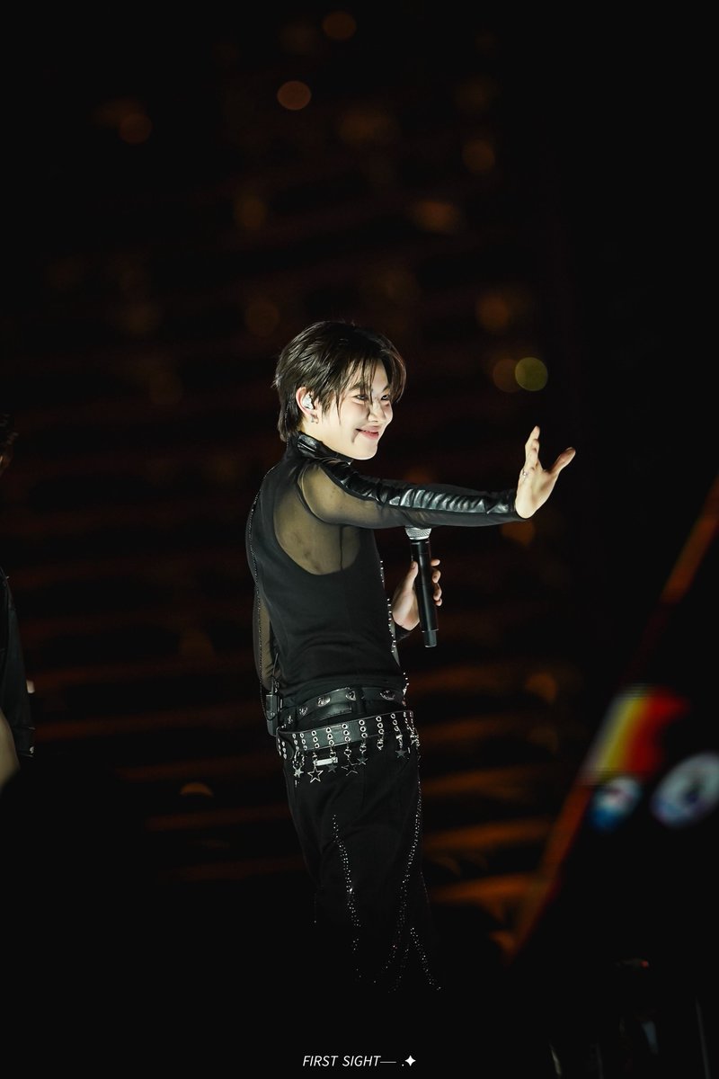 firstsight_2000's tweet image. สิ่งที่ได้ไปต่อในปี 2026 : #tlefirstone

TLEFIRSTONE COUNTDOWN ICONSIAM 
#TLEFIRSTONExICONSIAM 
#CountdownatICONSIAM