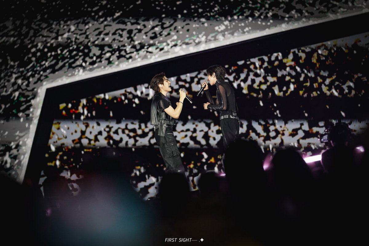 firstsight_2000's tweet image. สิ่งที่ได้ไปต่อในปี 2026 : #tlefirstone

TLEFIRSTONE COUNTDOWN ICONSIAM 
#TLEFIRSTONExICONSIAM 
#CountdownatICONSIAM