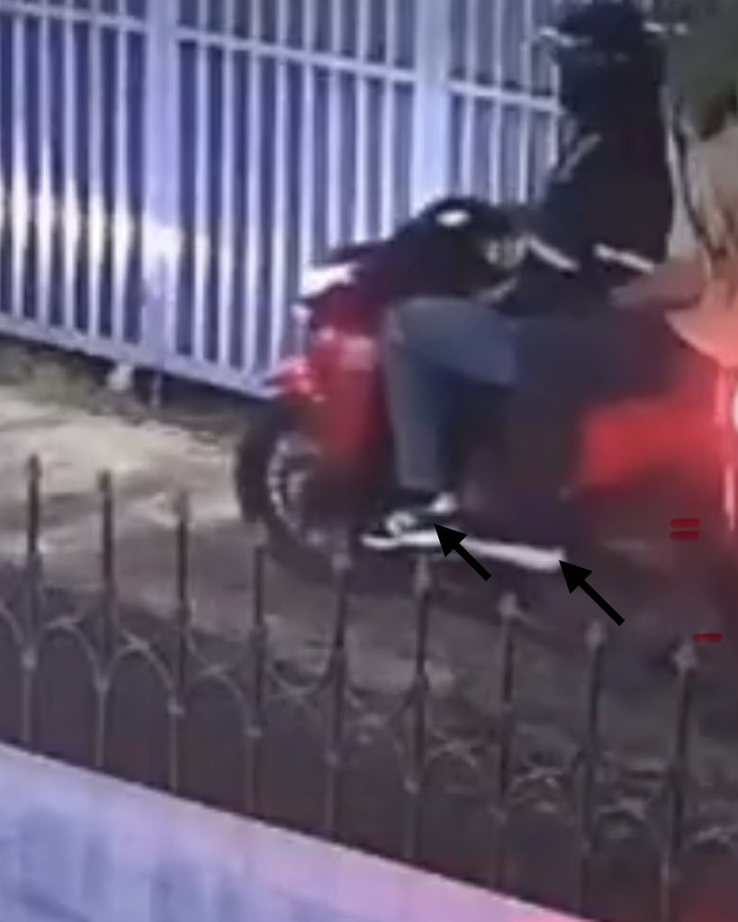 Kalau dilihat dari Model sepatunya tidak asing sekali min <a href="/DivHumas_Polri/">Divisi Humas Polri</a> 🤪