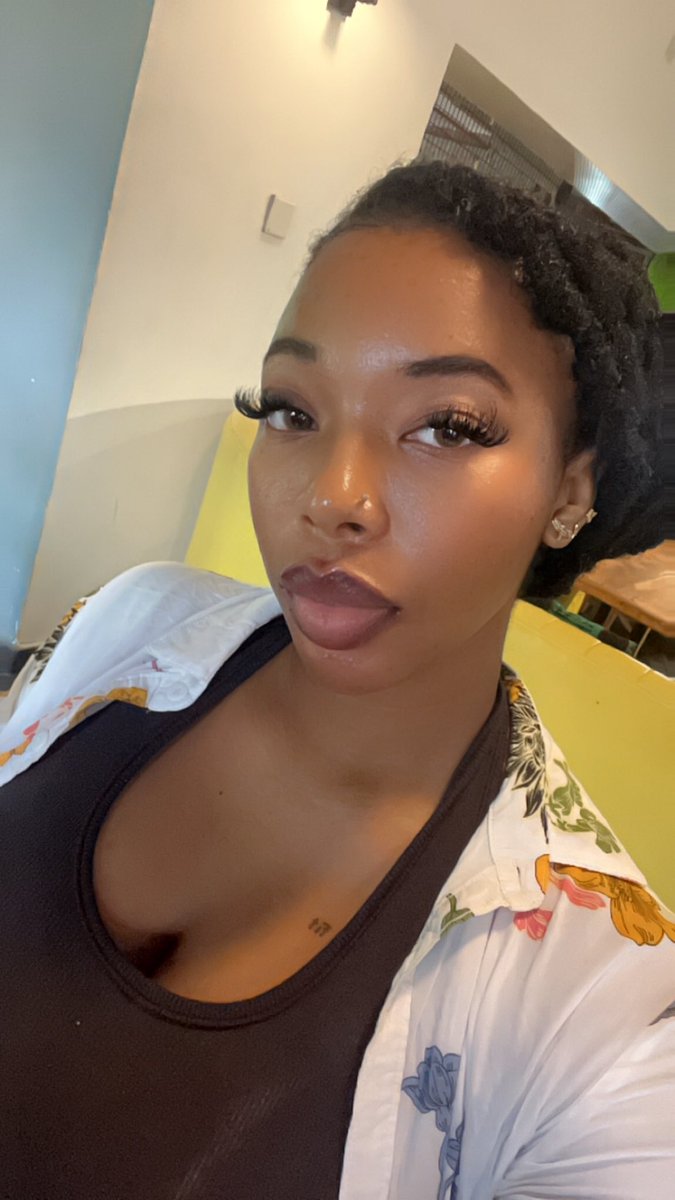 kimberlyn_____'s tweet image. Last selfies of the year 🥹💕