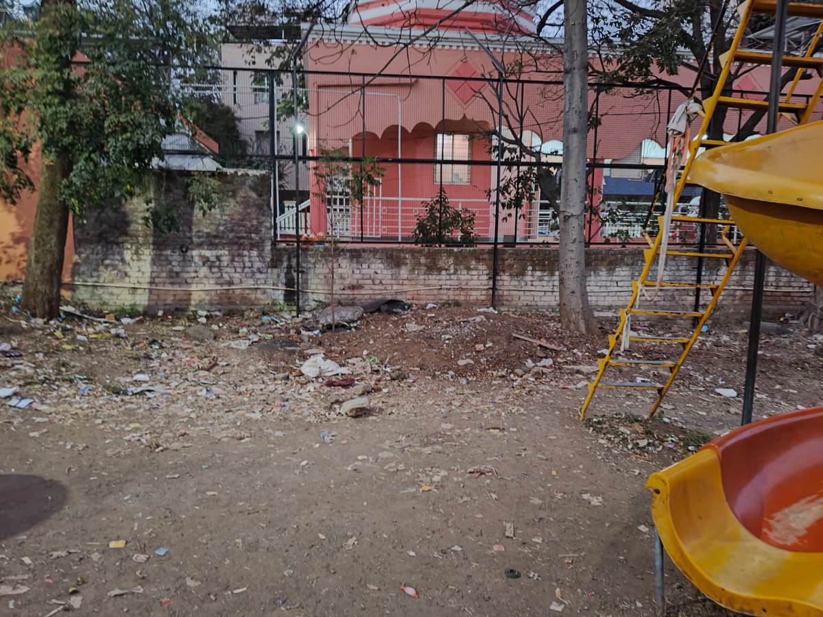 KunalHiray's tweet photo. Dear @NashikCorp,
Following are the photos from children play area at Shiv Satya ground in Ward no. 7. Children shouldn't be made to play in such littered environment. Please clean it at the earliest. https://t.co/RadZyXHNhY