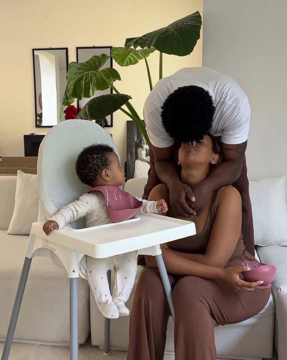 Elladeyforyou's tweet image. Nothing in the world is sweeter than this🤭