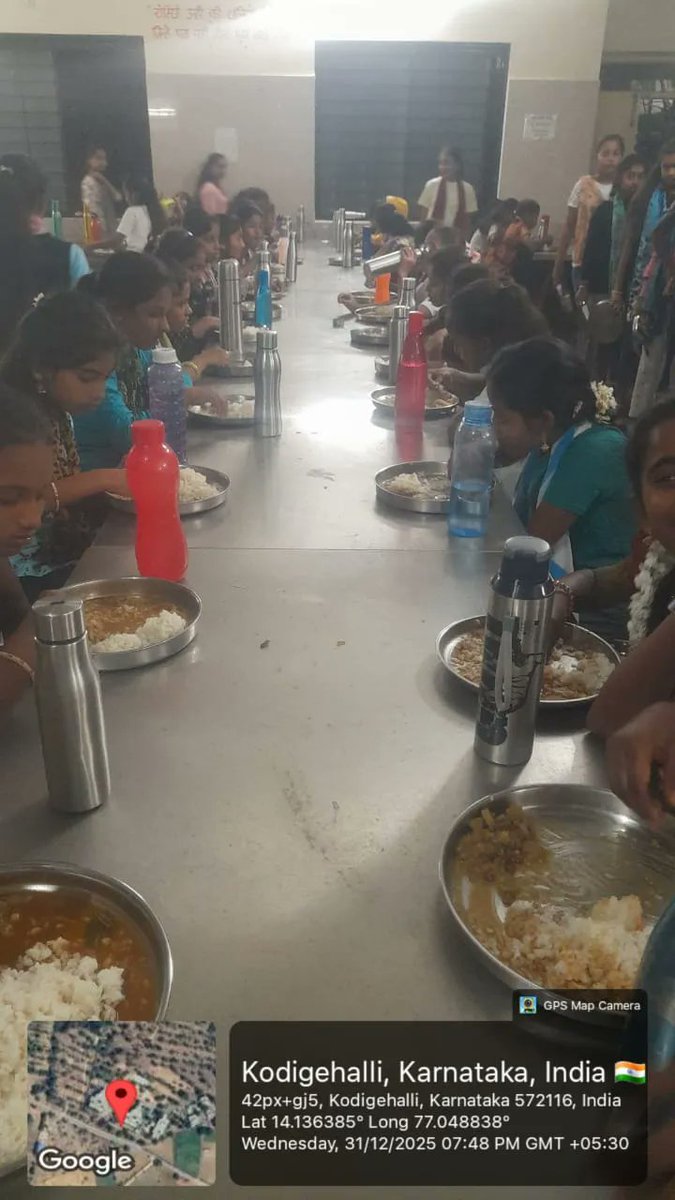 89Mdrs's tweet photo. Night supper  #SocialAudit_SWDMeals #SocialWelfare_Karnataka https://t.co/Htv6TR4aSK