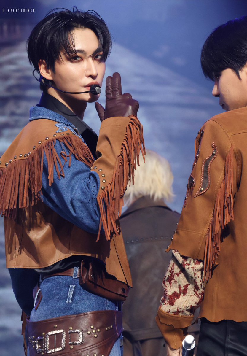 20251232 가요대제전
 
🤠

#성화 #에이티즈
#SEONGHWA #ATEEZ