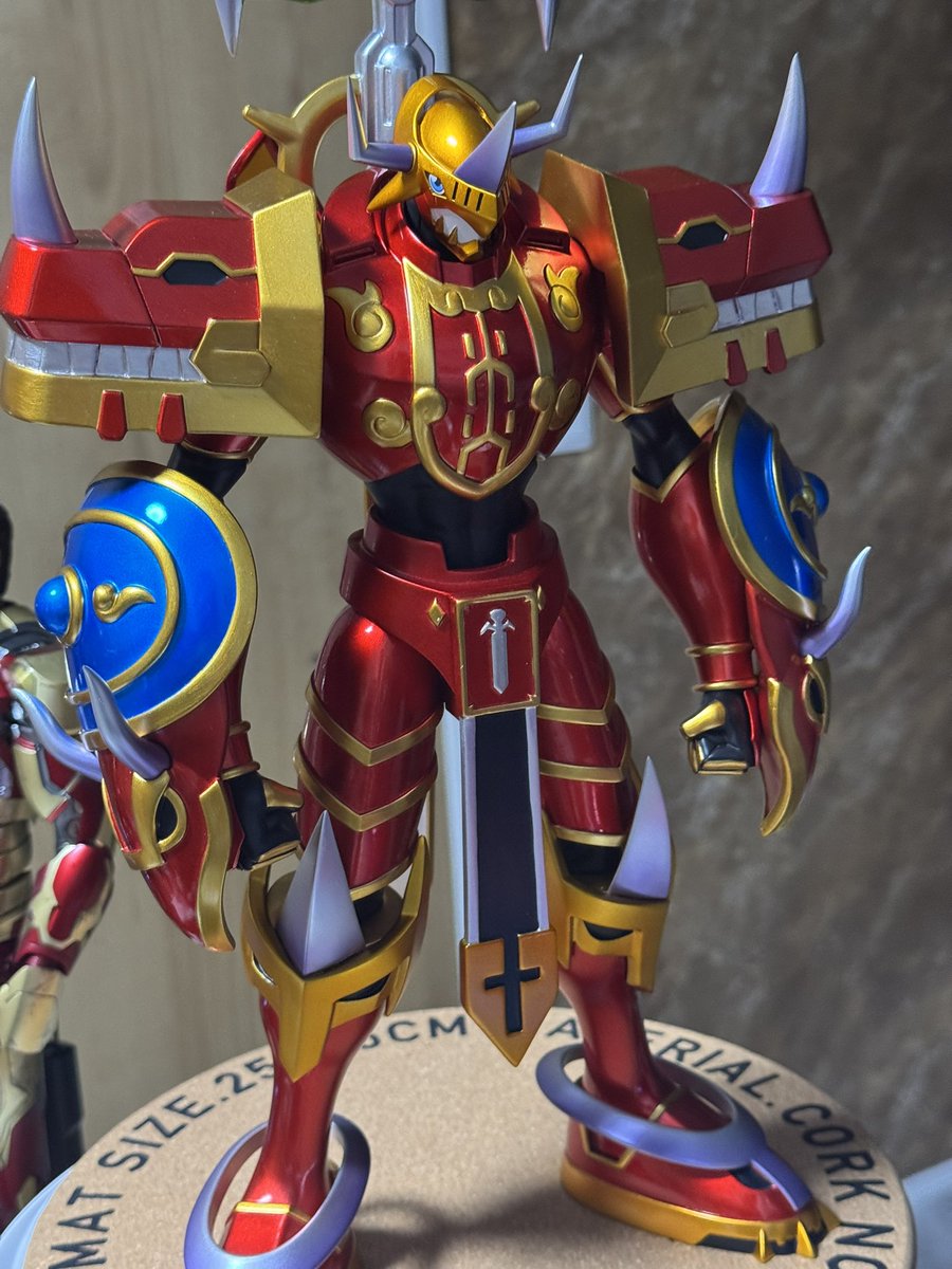 ギリギリ過ぎて年越しツイートできませんでした。😭🖋️🎍🌅
 
先ほど夜縛エクストラの11話も投稿でき、2025年も大変お世話になりました。m😌m🎍
今年も是非ウチの無様すぎるヒロイン達をよろしくお願いいたします。 