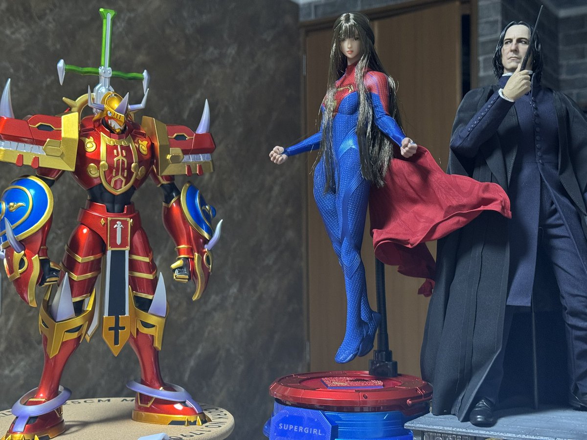 ギリギリ過ぎて年越しツイートできませんでした。😭🖋️🎍🌅
 
先ほど夜縛エクストラの11話も投稿でき、2025年も大変お世話になりました。m😌m🎍
今年も是非ウチの無様すぎるヒロイン達をよろしくお願いいたします。 