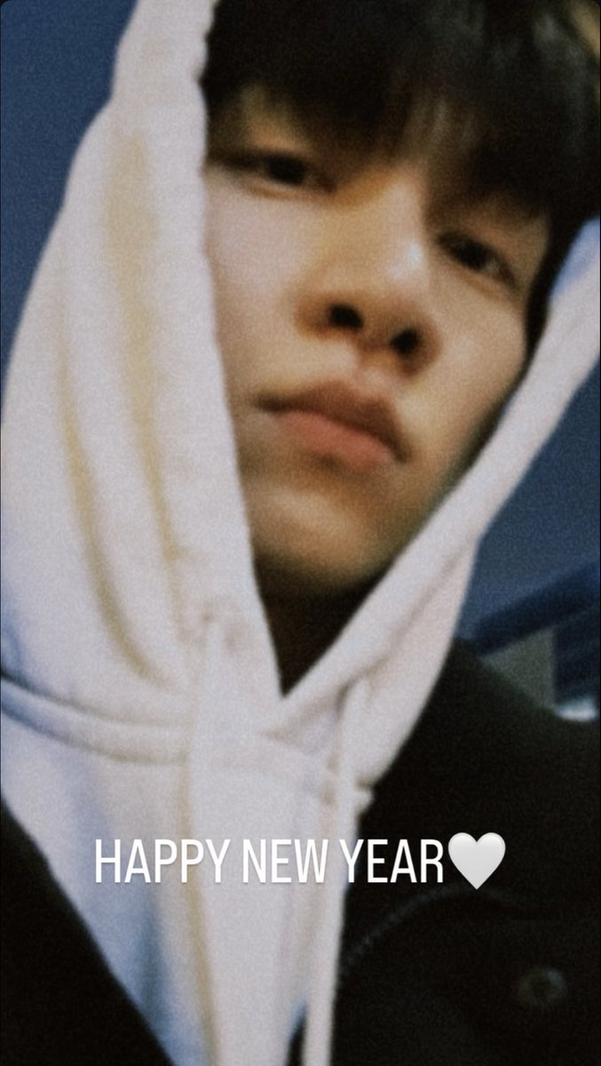 100ofsecond's tweet image. Happy New Year!! #2026 군 만나요!! @HSangHyuk D-17