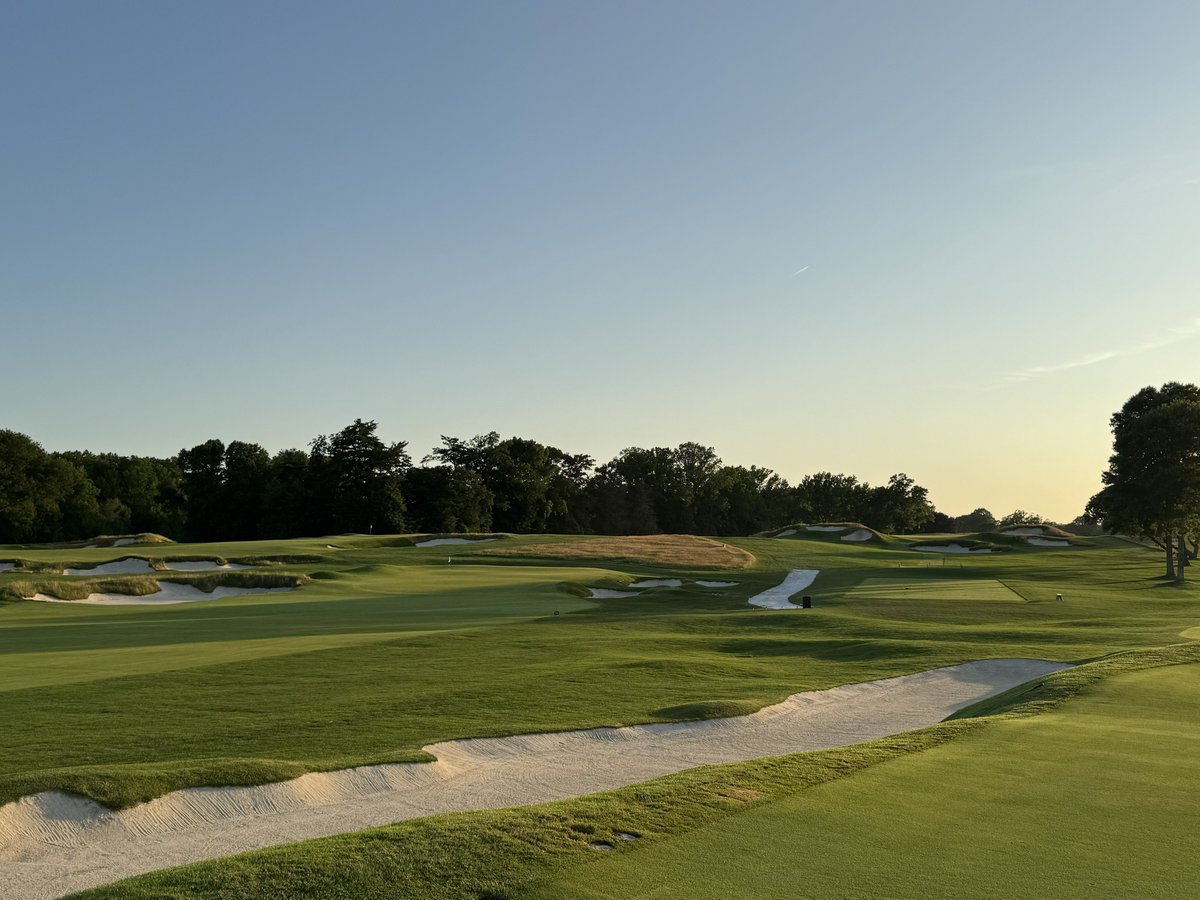 NOTdaRealGil's tweet image. What is/are your favorite golf picture(s) that YOU took in 2025? 

Can’t narrow it down so here’s four of my favorites!
