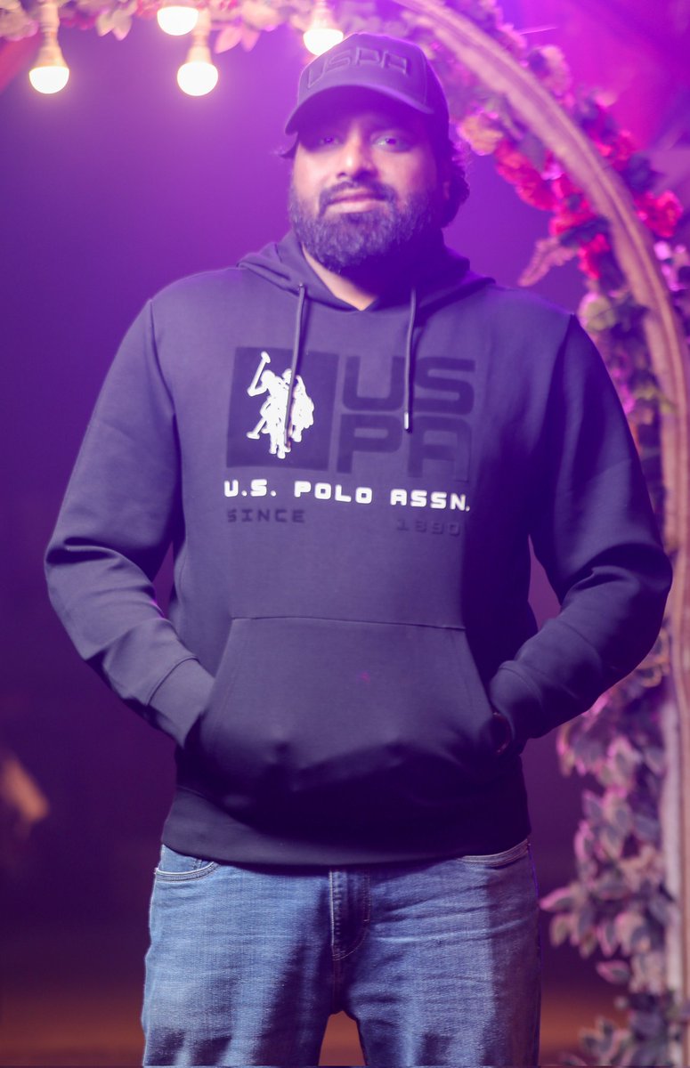 skphotography68's tweet image. Year’s end is neither a finish nor a fresh start it’s a continuation, shaped by the quiet wisdom experience leaves behind. 

#endoftheyear #reflections #stillbecoming #timeflows #selflove