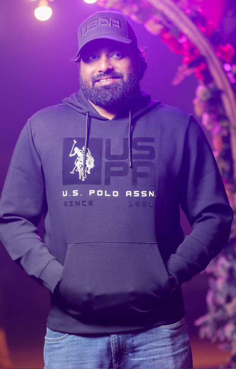 skphotography68's tweet image. Year’s end is neither a finish nor a fresh start it’s a continuation, shaped by the quiet wisdom experience leaves behind. 

#endoftheyear #reflections #stillbecoming #timeflows #selflove