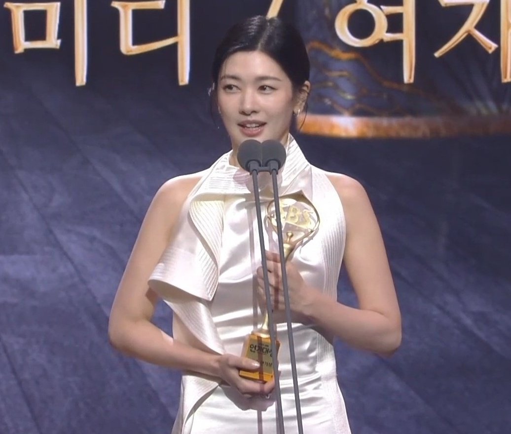 #SBSDramaAwards2025 WINNERS 

Best Actor Romantic Comedy Mini-series : #ChoiWooShik for #WouldYouMarryMe

Best Actress Romantic Comedy Mini-series :  #JungSoMin for #WouldYouMarryMe

#HallyuForums #Hallyu #KDrama