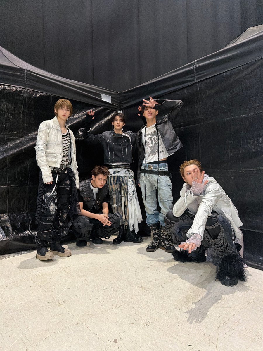 cortis_bighit's tweet image. #가져와_new_pic 📸 
251231 2025 MBC 가요대제전

#CORTIS #코르티스 #CORTIS_FaSHioN
#COLOR_OUTSIDE_THE_LINES #COTL