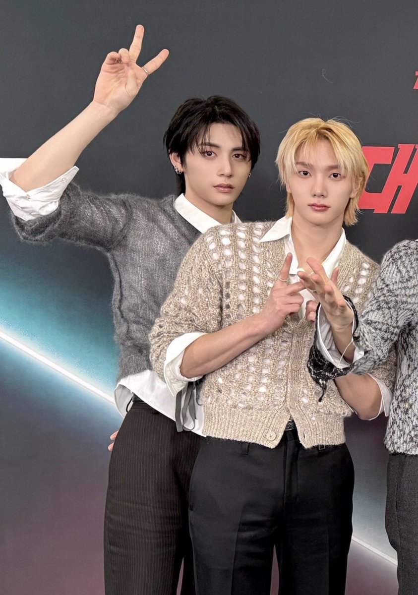 새해부터 한몸처럼 붙은 모습 보기좋습니다