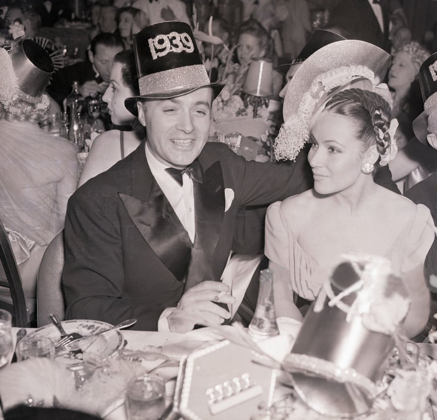 Charles Boyer and Dolores del Río bringing in 1939.