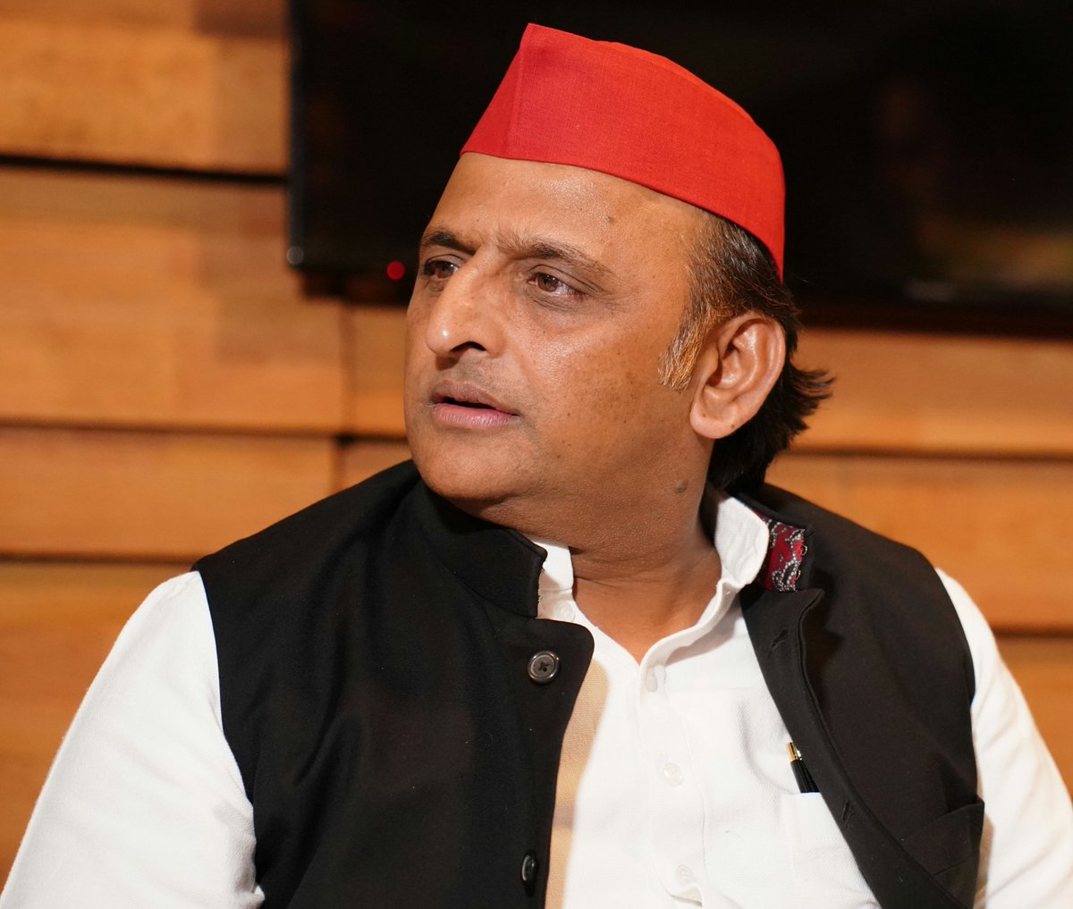 MohsinSamajwadi's tweet photo. 2025 ने संघर्ष और सबक दिए,
2026 न्याय और बदलाव का साल बने — यही उम्मीद।
अखिलेश यादव जी की सोच के साथ
जनता के हक़ की लड़ाई जारी रहेगी।

           चौधरी मो. मोहसिन
    प्रदेश सचिव, समाजवादी पार्टी।
@yadavakhilesh @dimpleyadav @samajwadiparty #HappyNewYear2026 https://t.co/cwkLpzTzVd