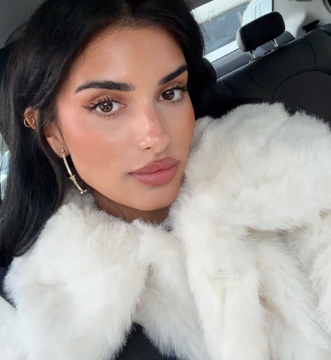 THESANDPRINCESS's tweet image. Indo fazer comprinhas de ano novo