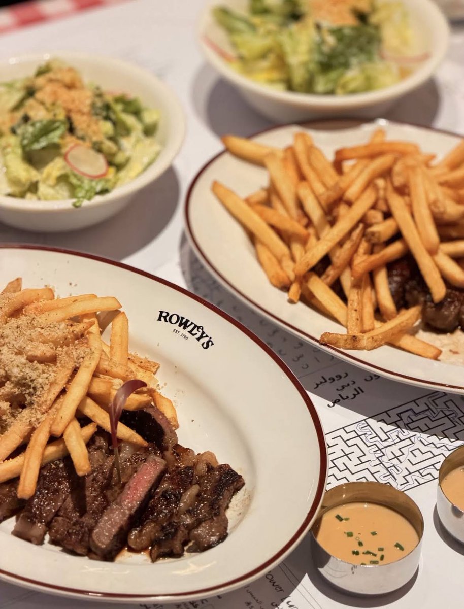 ROWLY’S | روليز

ترند #دبي وصل إلى #كافد 🥩🤩
روليز ستيك هاوس نكهات عالمية، لحوم مختارة بعناية، وأجواء راقية لعشّاق الستيك الحقيقي 🧡✨

📍الرياض - كافد 
⬇️onelink.to/mwnguj