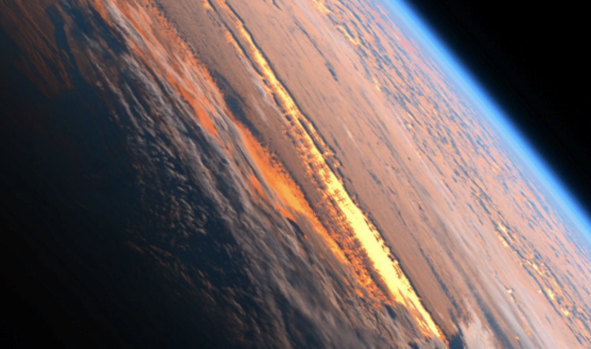 astro4pics's tweet image. Here's the first sunrise of 2026 from space
