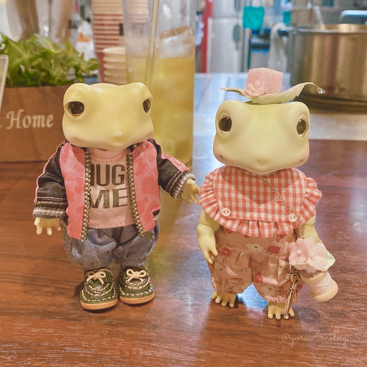 わとそんくんがケロちゃんに二足歩行を教えてくれている🥹💭🐸🐸
#tennbar