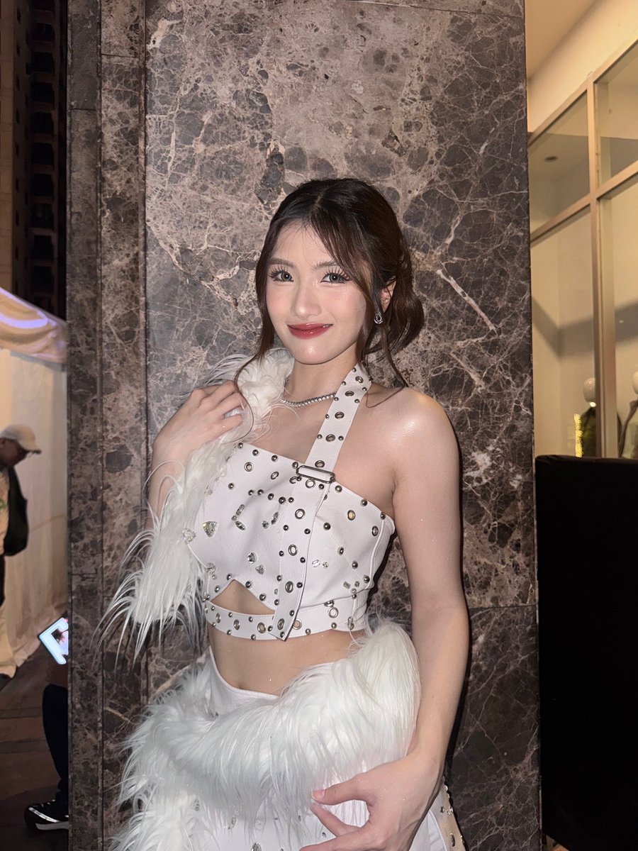 ChariceHermoso's tweet image. HAPPY NEW YEAR EVERYONE! ♥️ I LOVE YOU ALL! ✨