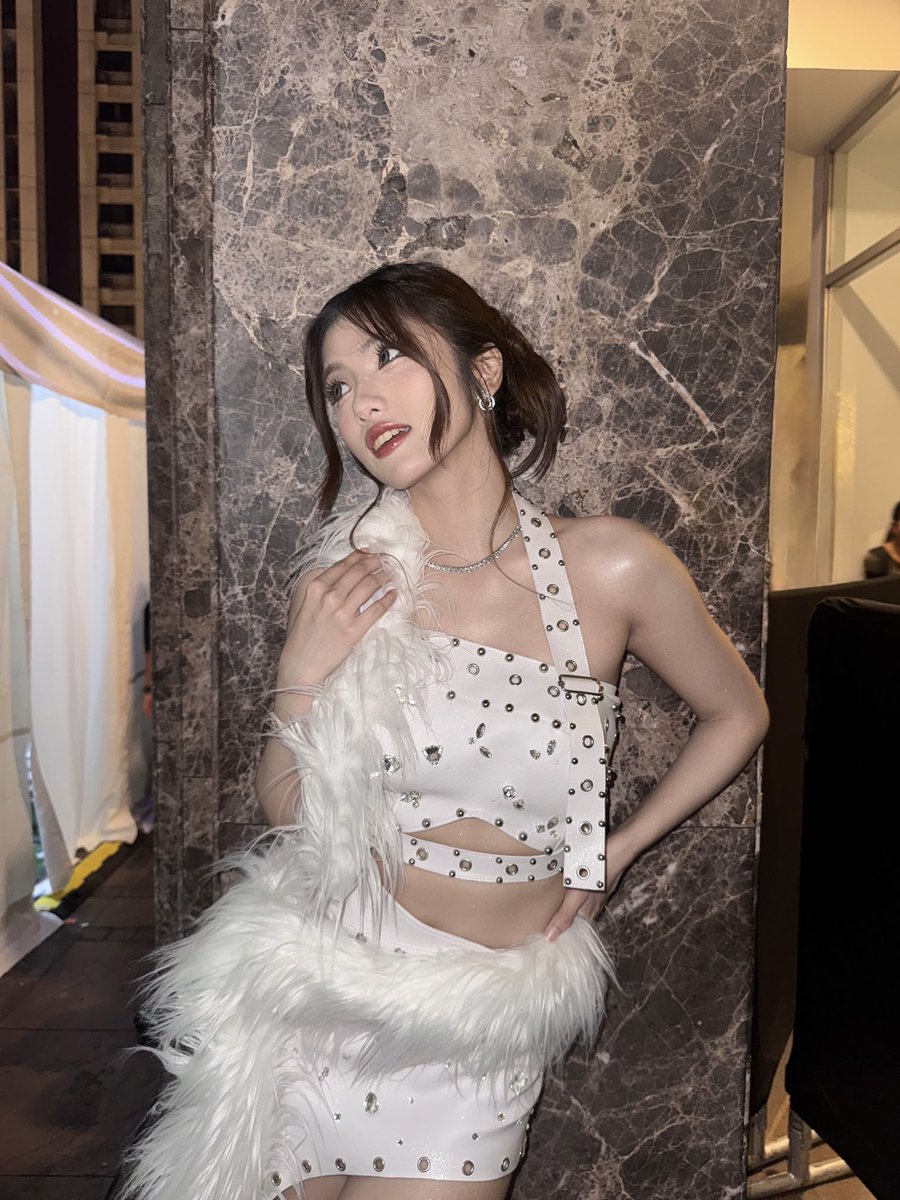 ChariceHermoso's tweet image. HAPPY NEW YEAR EVERYONE! ♥️ I LOVE YOU ALL! ✨