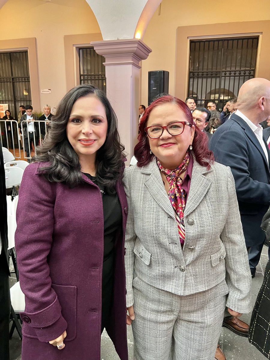 claudia_diazt's tweet photo. Hoy tuve el honor de asistir a la toma de protesta de la Presidenta Municipal de Xalapa, Daniela Griego, le deseo mucho éxito en su encargo. Enhorabuena!

#Xalapa
#municipiodexalapa https://t.co/v1RbXVjiPR