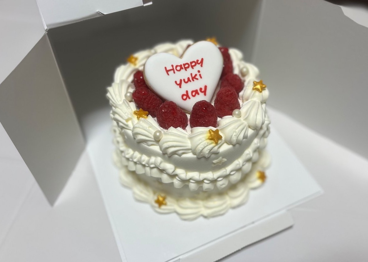 i1_00im's tweet photo. ユーキさんお誕生日おめでとう︎︎🧁♡
同じ時代を生きて出会えたことが本当に嬉しいです
ずっとずっとユーキさんの幸せが、笑顔が続きますように⸝⋆

#HAPPY_YUKI_DAY https://t.co/zW6zpvEkKD