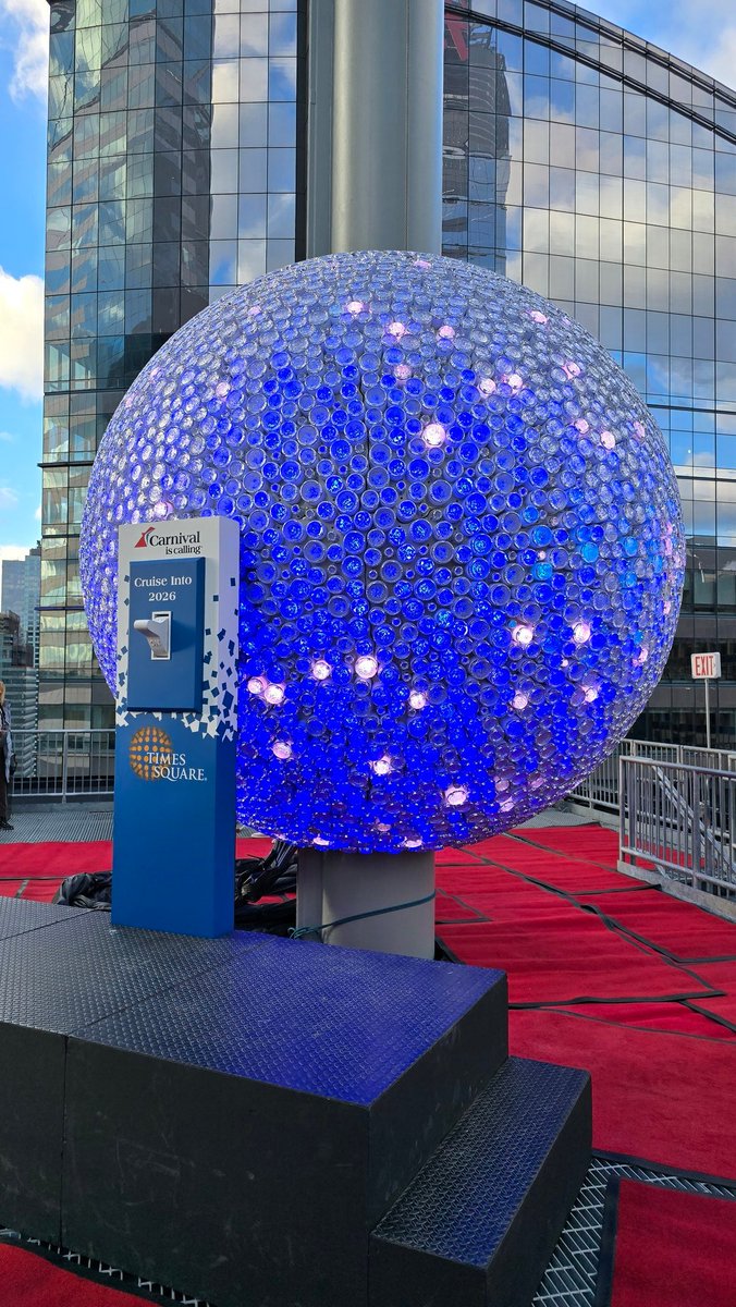KarenHerman01's tweet photo. Sneak peak...front and back view of new New Year's Eve ball 🔮 high atop One Times Square! #TimesSquareBall https://t.co/VzsY238PxA