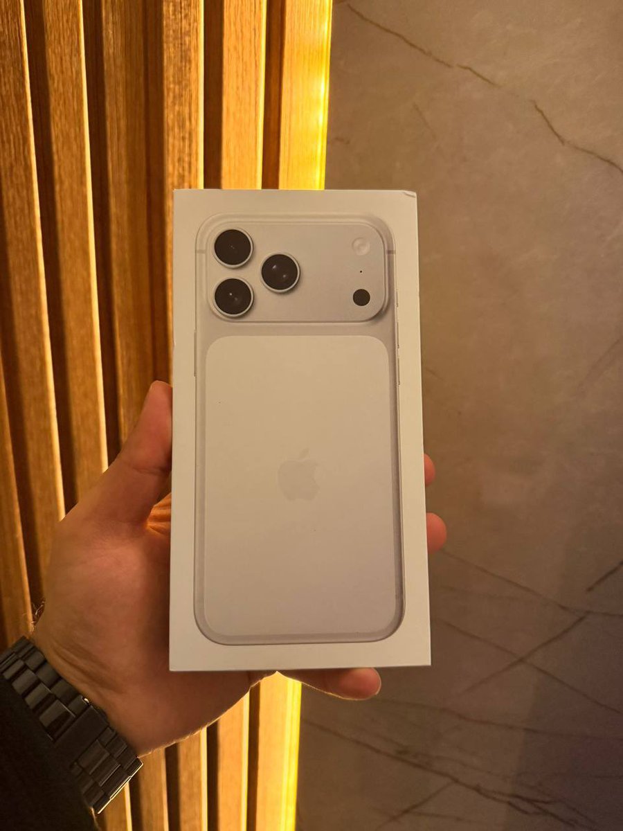 YILBAŞI DEV HEDİYESİ! 🎄📱

Beğenenlerin arasından 1 takipçime İphone 17 Pro Max hediye ediyorum 

Yarın açıklanır