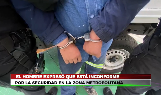 C13Guadalajara's tweet image. 🚨🚔Un hombre desató una persecución al conducir en sentido contrario por Casa Jalisco; al ser capturado a unas cuadras, se dijo inconforme con los operativos de seguridad 

Más #Noticias importantes en:
📲canal13mexico.com

#LoAcontecidoEnLaSemana #Seguridad