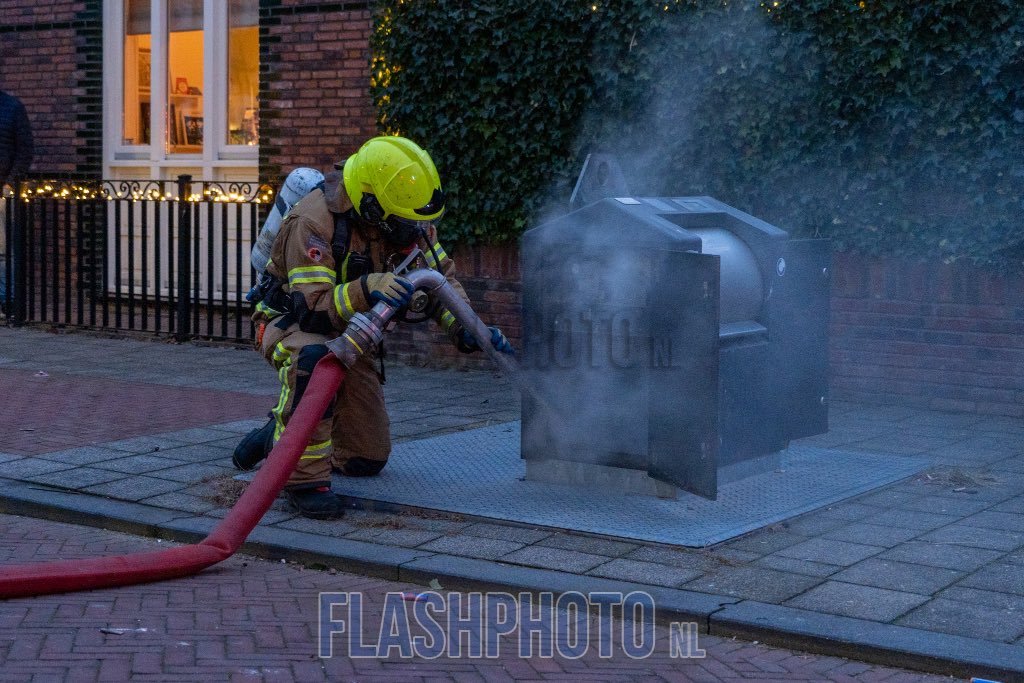 Vuurwerk veroorzaakt containerbrand in Vlaardingen
